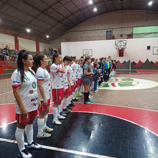 Gol de Bico estreia com vitória no estadual de futsal feminino