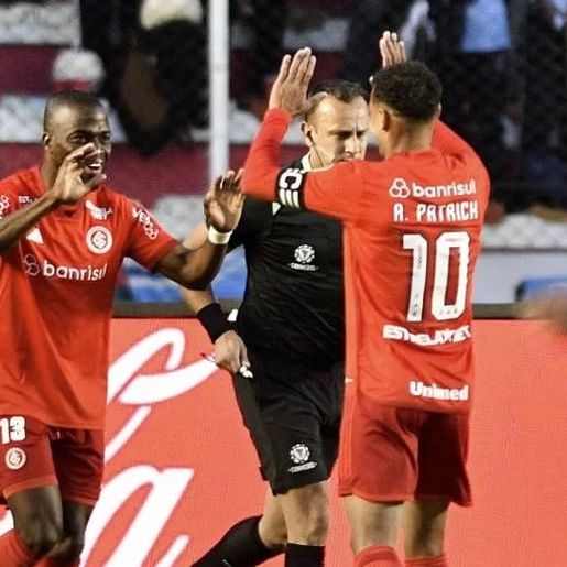 Inter vence o Bolívar na altitude e encaminha avanço à semifinal da Libertadores