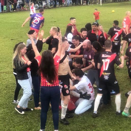 Estrela Vermelha bate o Floriano e é campeão do Municipal de Futebol em Bandeirante