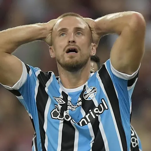 Grêmio perde com pênalti polêmico e está fora da Copa do Brasil