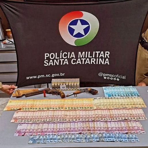 Suspeitos de roubo em posto de combustível são detidos