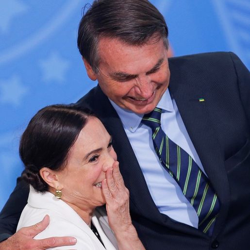 Regina Duarte deixa secretaria de Cultura do governo de Bolsonaro