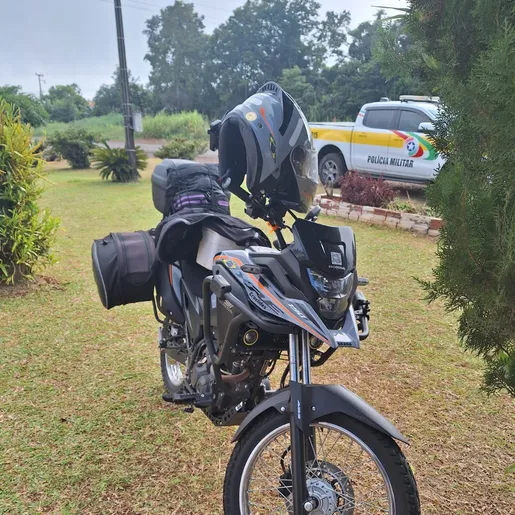 Motociclista perde controle da direção e colide em caminhão SC-163