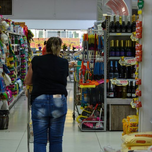 Leite, arroz, mamão e outros alimentos têm alta de preços no estado