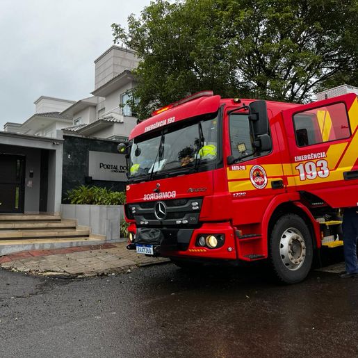 Homem fica gravemente ferido ao ser atingido por porcelanato em SMO