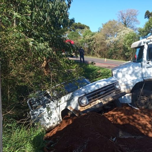Colisão lateral deixa dois feridos na BR-163 em Dionísio Cerqueira