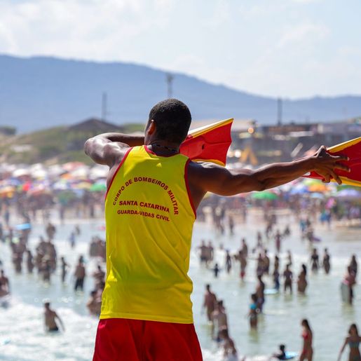 Reforço em ações de prevenção garante semana sem mortes por afogamento nas praias de SC