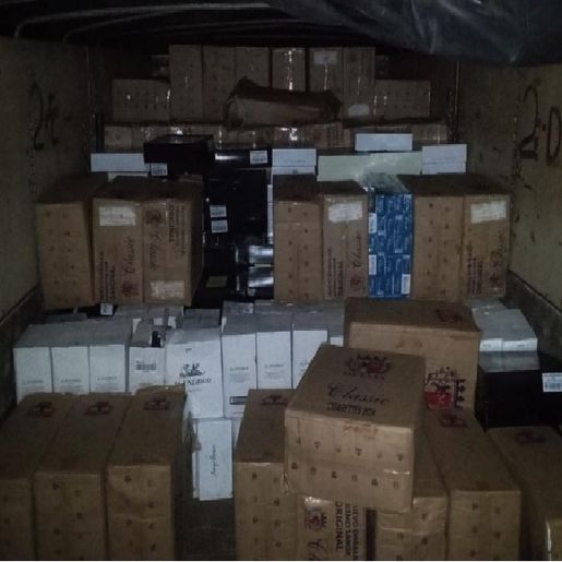 90 mil carteiras de cigarro e 200 caixas de vinho são apreendidas em Dionísio Cerqueira