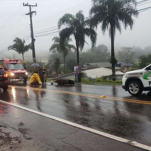 Colisão deixa motociclista ferido na Avenida Gustavo Fetter, em Iporã do Oeste