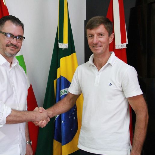 Prefeito de Itapiranga reassume executivo municipal após período de férias