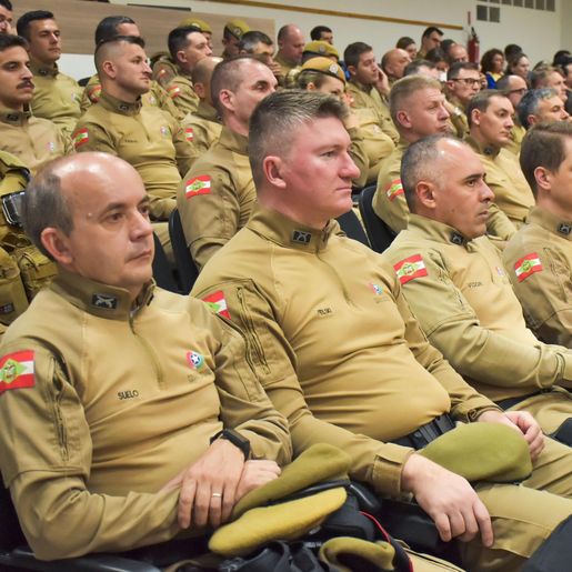 Em sessão solene, Câmara presta homenagem aos 190 anos da Polícia Militar de Santa Catarina