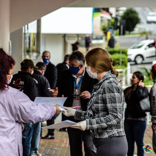 Bolsonaro diz que auxílio emergencial deverá ter quarta parcela
