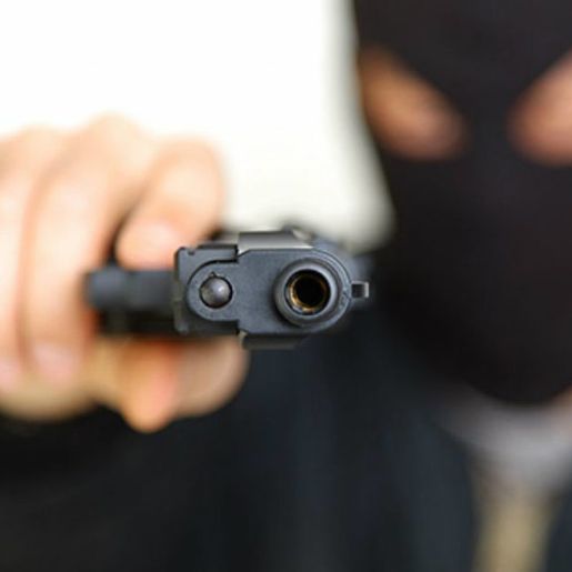 Bandidos armados assaltam lanchonete no centro de Descanso