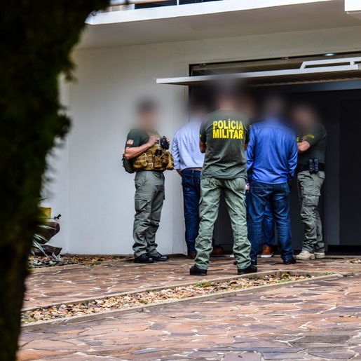GAECO cumpre mandados de busca e apreensão em secretaria municipal de Guaraciaba