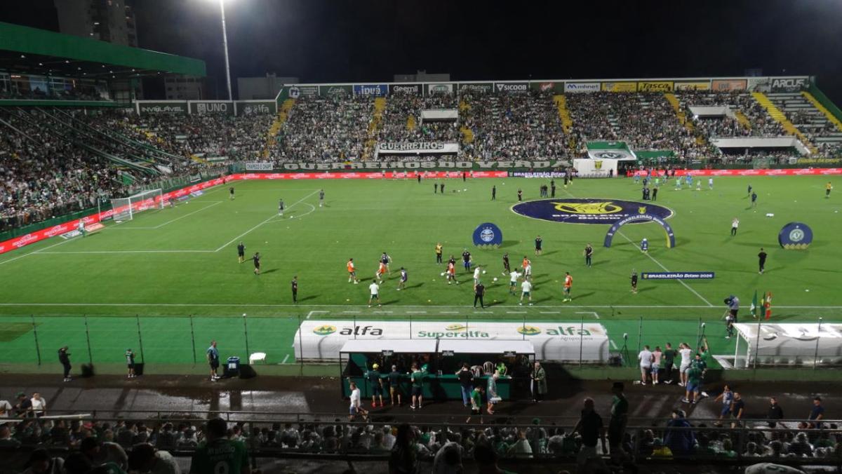 Chapecoense empata com o Grêmio diante de público recorde na Arena Condá pelo Brasileirão