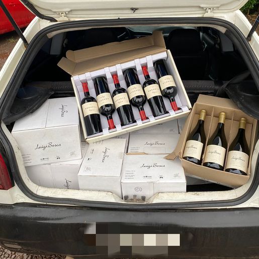 Polícia Militar apreende 11 caixas de vinho em Guaraciaba