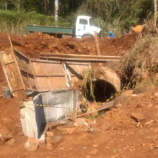 Funcionário de prefeitura morre soterrado no Oeste