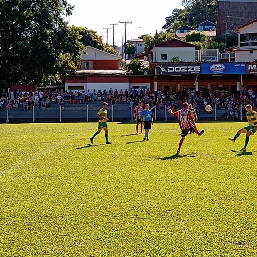 Cometa estreia com goleada no Campeonato Regional