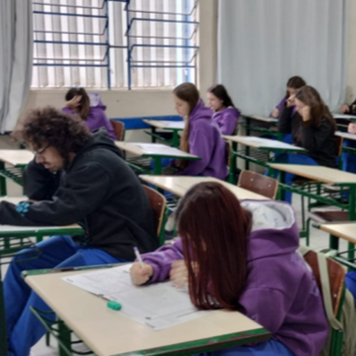 Escolas da rede estadual aplicam simulado em preparação para o SAEB 2025