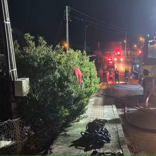 Menina de 10 anos é encontrada morta dentro de banheiro após casa pegar fogo em SC