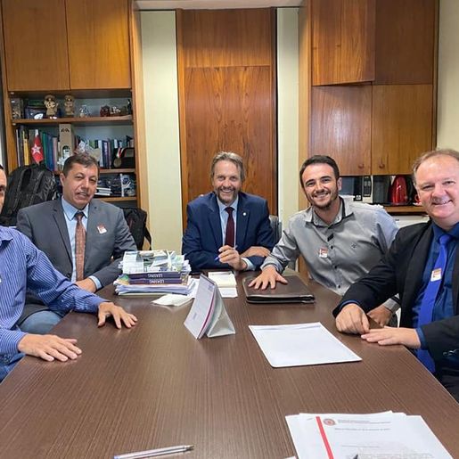 Comitiva de Guarujá do Sul consegue sinalização de R$ 1.200.000 em Brasília