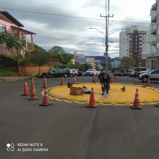 Demutran instala três novas rótulas em São Miguel do Oeste