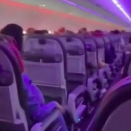 Passageiros vivem momentos de tensão após avião ser atingido por granizo no ar em Chapecó