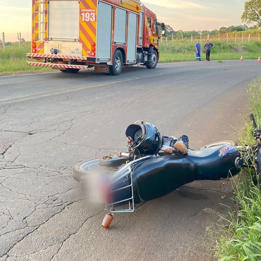 Colisão entre caminhão e moto deixa motociclista ferido em Descanso