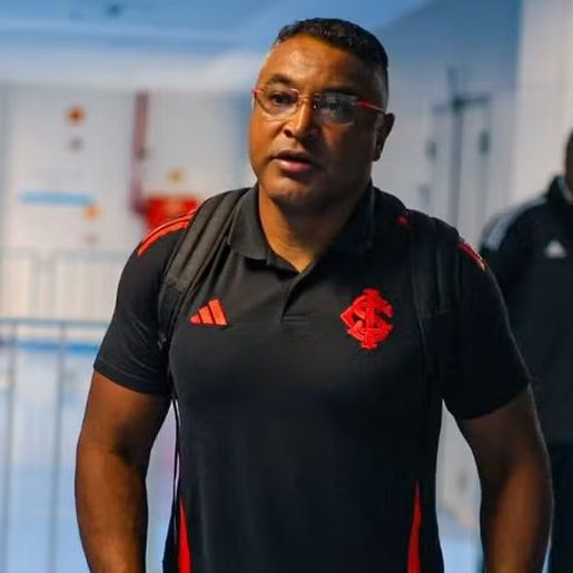 Diretor da CBF coloca Roger entre avaliados na Seleção, e técnico do Inter brinca: "Bom ter amigos"