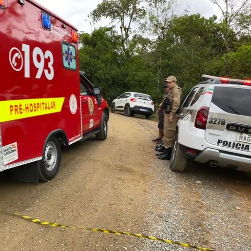 Caminhão do Exército cai em ribanceira em SC; acidente deixa 2 mortos e 39 feridos