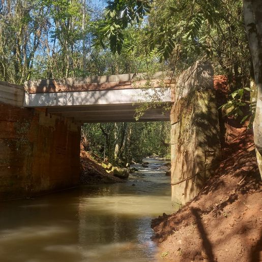 Nova ponte de concreto na comunidade Hélio Wassun é liberada em Bandeirante