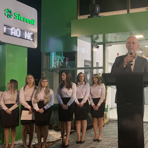 Sicredi reinaugura em novo endereço em São José do Cedro: veja as fotos