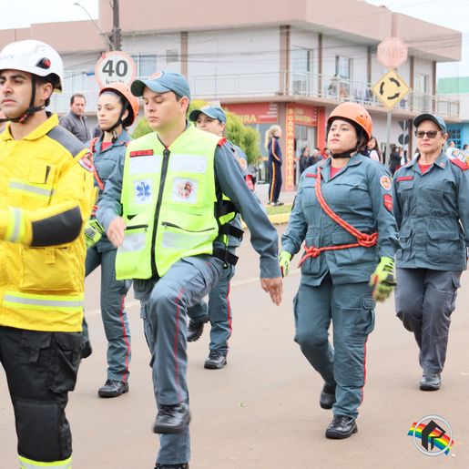 Desfile de 7 de Setembro reúne cerca de 26 pelotões em Campo Erê