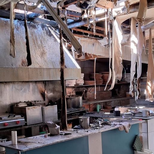 Bombeiros controlam princípio de incêndio em pizzaria em Palmitos