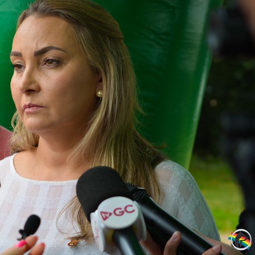 Defesa de Daniela Reinehr quer votação separada do processo de impeachment