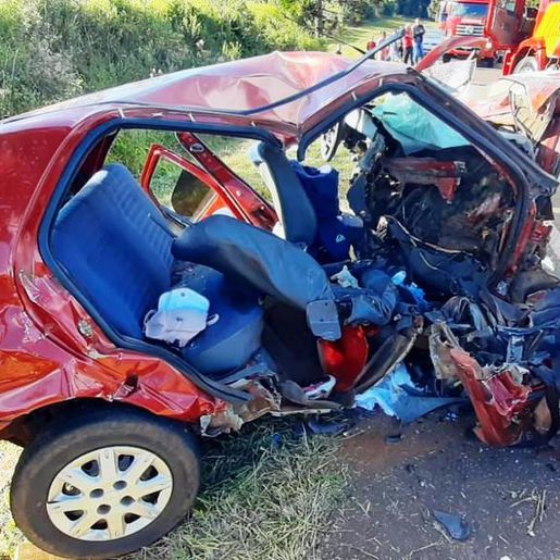 Carro de Palma Sola se envolve em acidente com mortes na BR-280