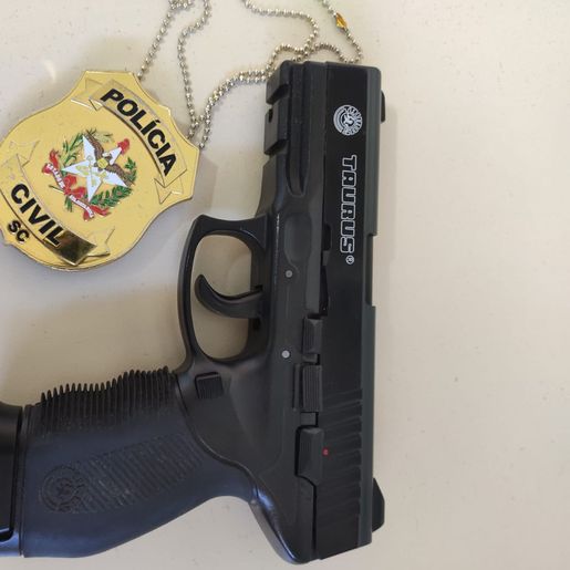 Polícia Civil apreende arma falsa em Campo Erê durante investigação de ameaça