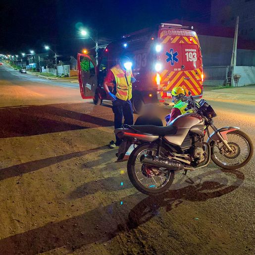 Motoboy perde o controle da direção e cai em SMOeste