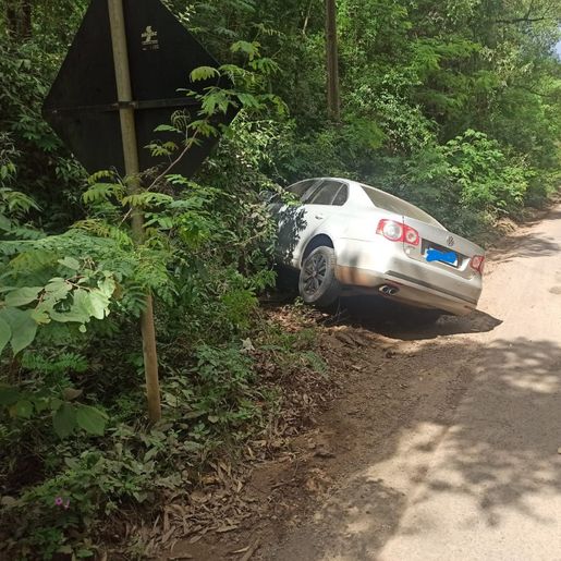 Jovem detido com carro roubado entre Campo Erê e São Lourenço é liberado