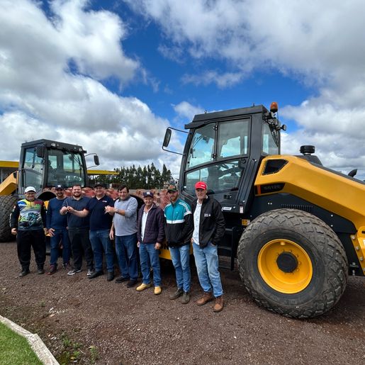 Iporã do Oeste reforça a frota com novos rolos compactadores