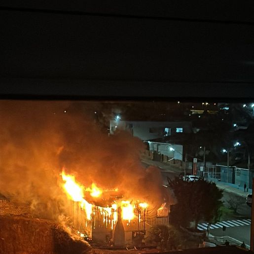 Incêndio destrói residência em São Lourenço do Oeste