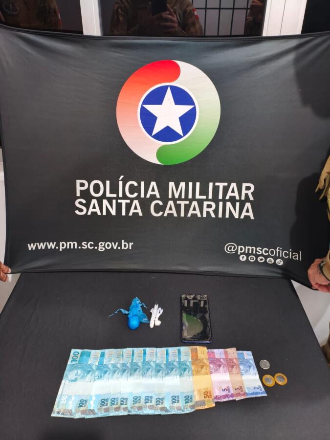 Polícia prende suspeito de tráfico com cocaína e dinheiro no centro de SMO