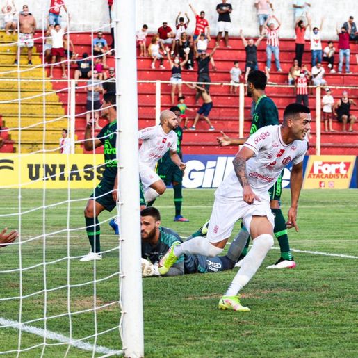 Fora de casa, Chapecoense é dominada pelo Hercílio Luz e perde em Tubarão