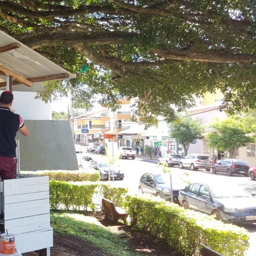 Cultura inicia enfeites para a decoração de Páscoa em Cedro