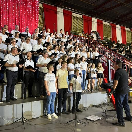 Noite de encerramento de oficinas culturais reúne mais de 500 alunos em Itapiranga