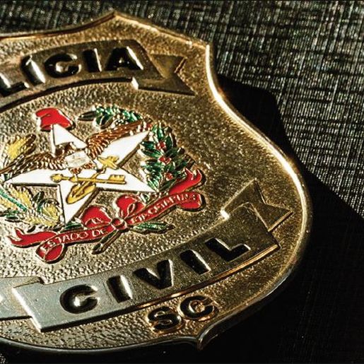 Polícia prende homem de 34 anos com cinco mandados de prisões