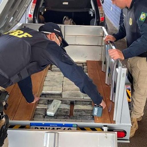 PRF localiza mais de 1,3 milhão de reais em crack e cocaína em fundo falso na BR-163 em SMOeste