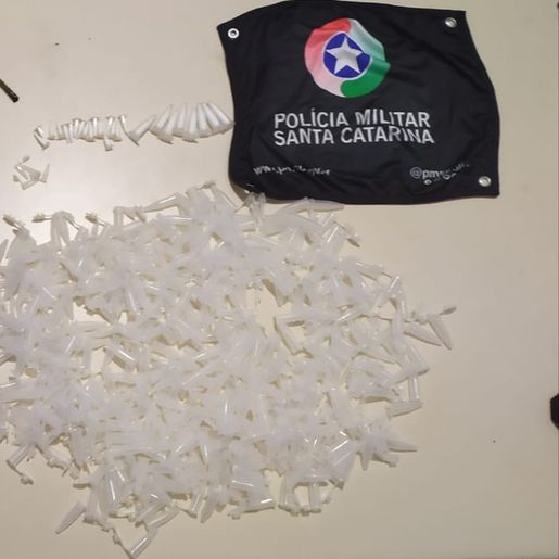 SMO: PM prende casal e apreende adolescentes por tráfico de drogas