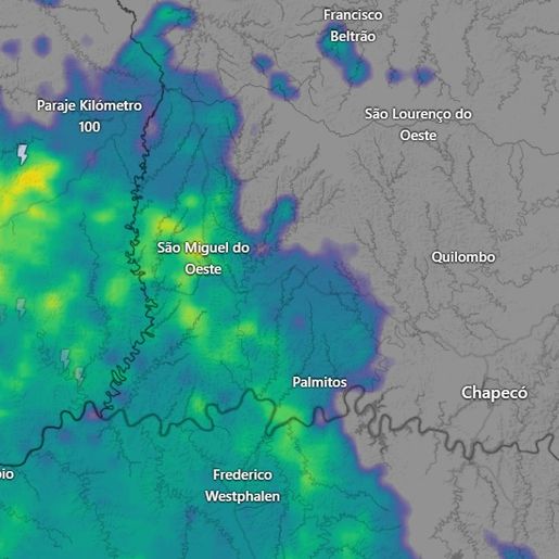 Temporal provoca falta de energia em diversos municípios do Extremo-Oeste