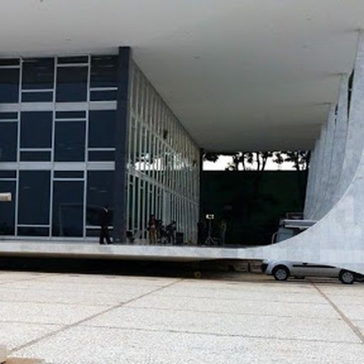 STF impede que Estados e municípios endividados cortem salário de servidor